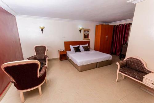Hotel Choice Suites III