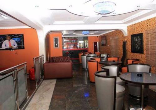 Hotel Islanders Lounge