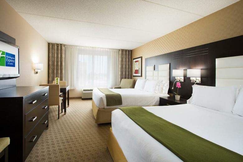 Holiday Inn Express Hotel & Suites Ottawa West-nepean