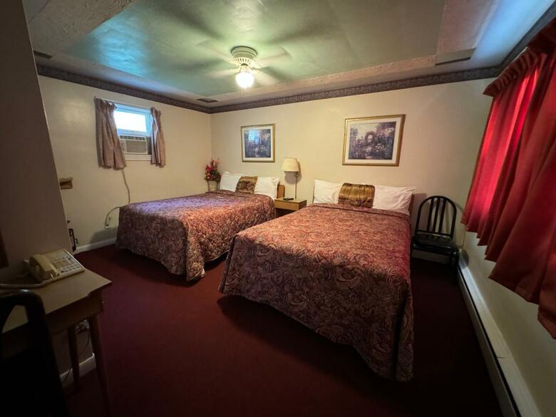Holiday Motel