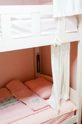 Hostal Geranium Ladies Guesthouse