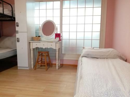 Hostal Geranium Ladies Guesthouse