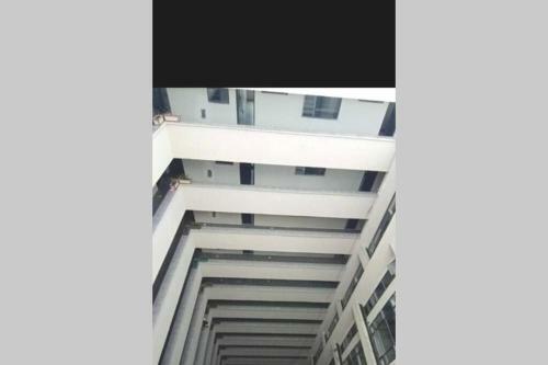 Modern 1 Bedroom Apartment. Elevated Living