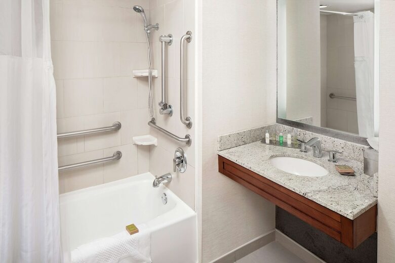 Doubletree By Hilton Hotel South Bend