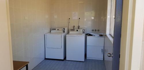 Amber Court Motor Inn