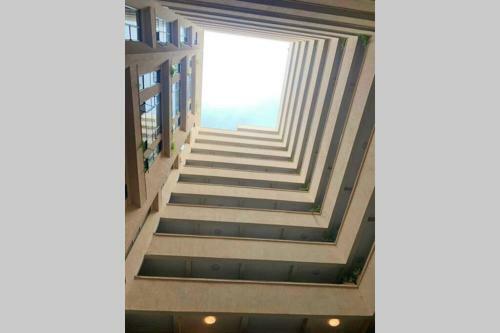 Modern 1 Bedroom Apartment. Elevated Living Royal Suburbs