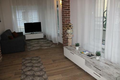 Fran's Apartments