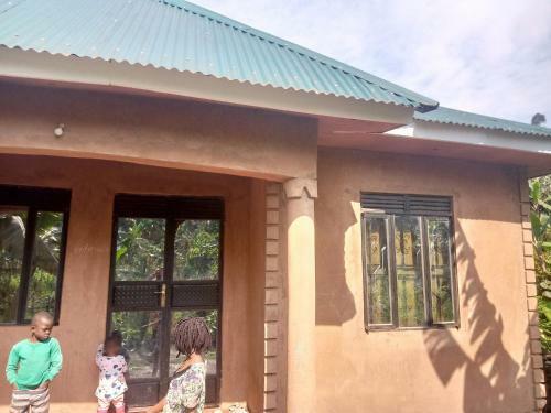 Davis Tours Home Stay