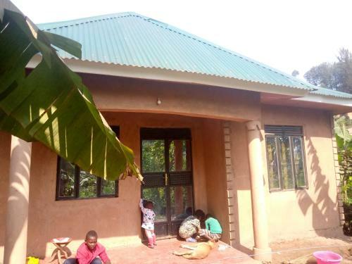 Davis Tours Home Stay
