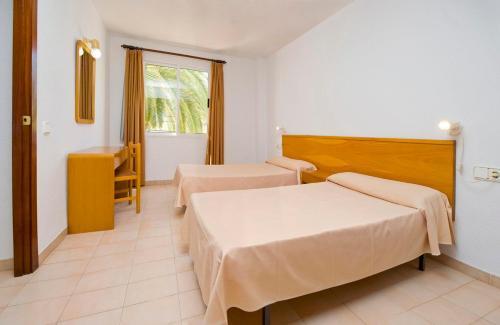 Apartamentos Cala Llonga Playa