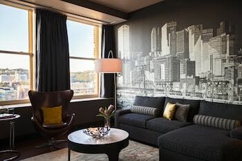 Renaissance Pittsburgh Hotel