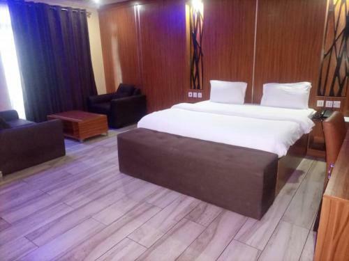 Marcopolo Hotel And Suites