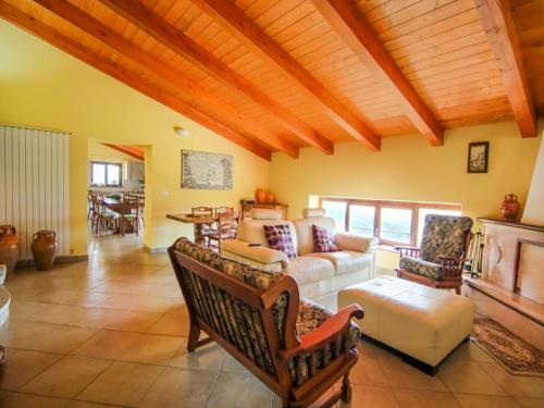 Vibrant Villa In Torre Di Ruggiero With Sauna