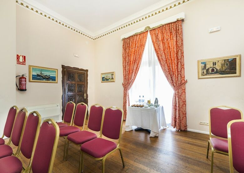 Hotel Reina Cristina