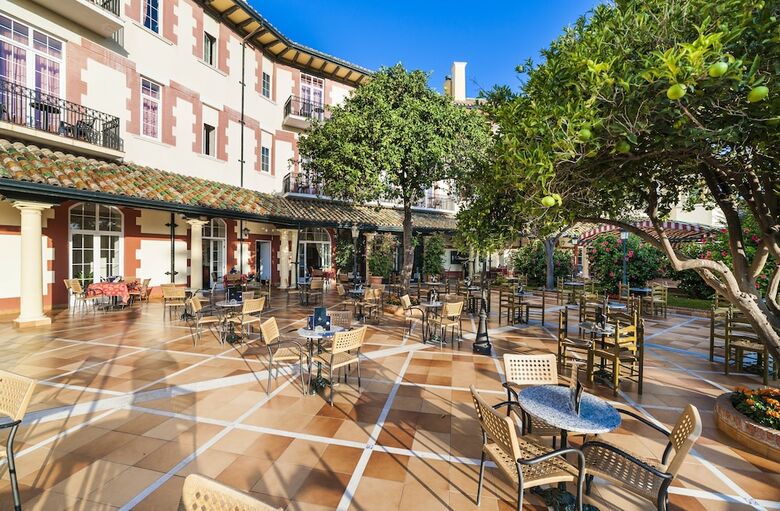 Hotel Reina Cristina