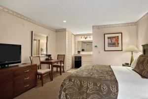 Days Inn Hotel Circle