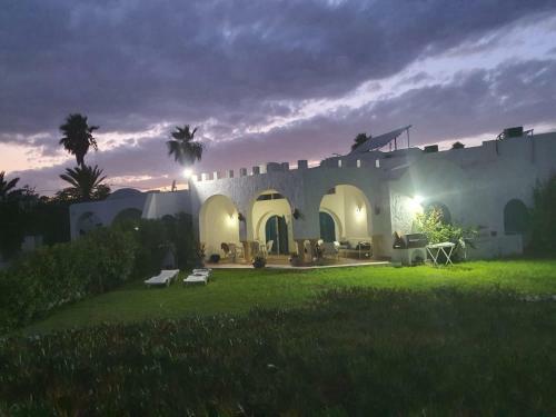 Hostal Maamoura Beach House