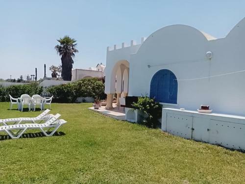 Hostal Maamoura Beach House
