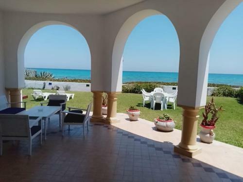 Hostal Maamoura Beach House