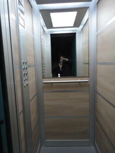 Hostal Travel And Living