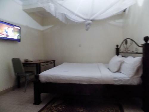 G-one Hotel