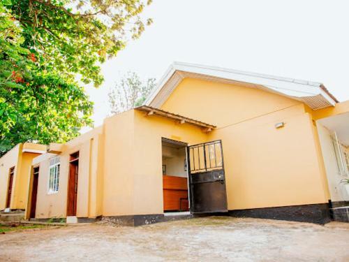Bed & Breakfast Amrage Suites Muyenga