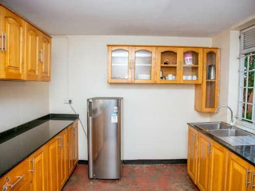 Bed & Breakfast Amrage Suites Muyenga