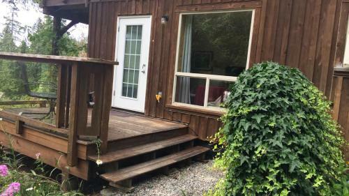 Secret Cove Cottage Suites