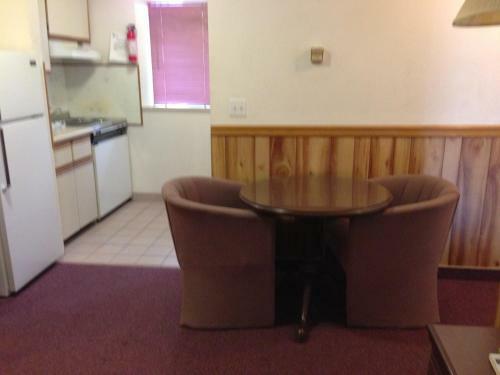 Rainbow Motor Inn
