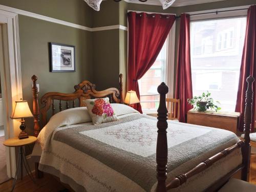 Bed & Breakfast At Wit's Inn