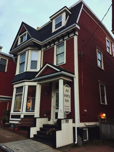 Bed & Breakfast At Wit's Inn