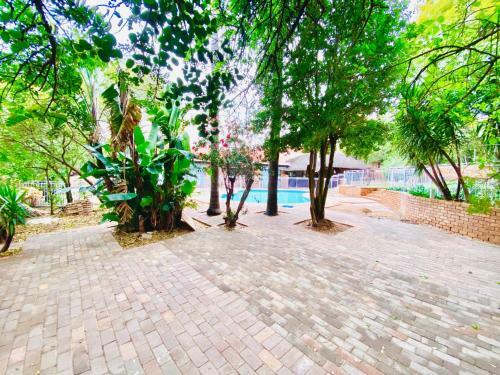 Hostal C&c Hotel Vibes Randpark Ridge Jhb 14 Units Available