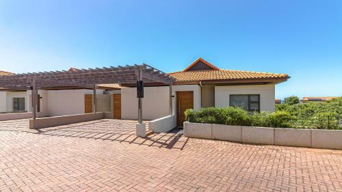 Villa 8 Oceans Edge, Zimbali Coastal Resort, Ballito
