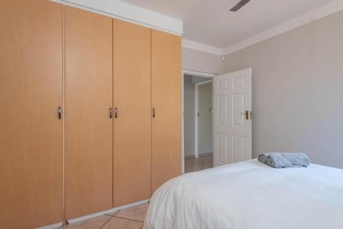 Shangri-la 6 Bedroom Ballito Beachfront Kbw1