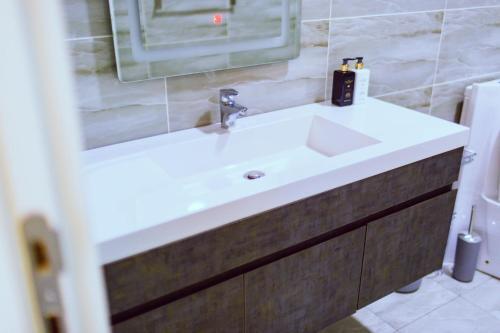 Shortlethomes Tiara's Short Let Apartment In Lekki Phase 1