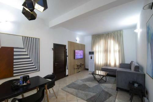 Lovely 2 Bedroom Apartment
