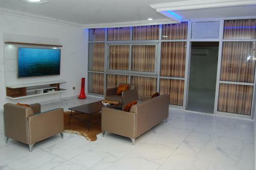 Luxurious And Stunning 3 Bed Apartment
