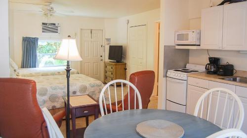 Bonita Beach Resort Motel