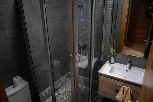 Apartamento Between Land&sea Luxurious Apt With Swimming Pool