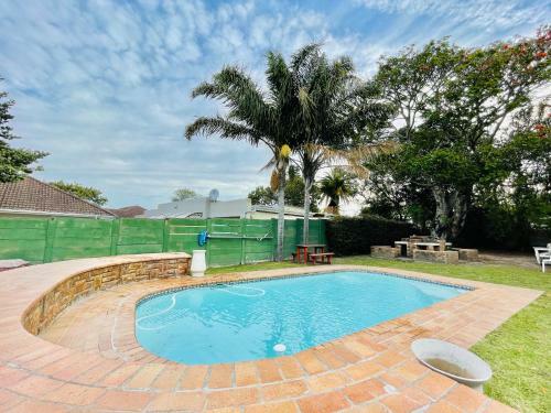Entire House In Beacon Bay - Golden Location