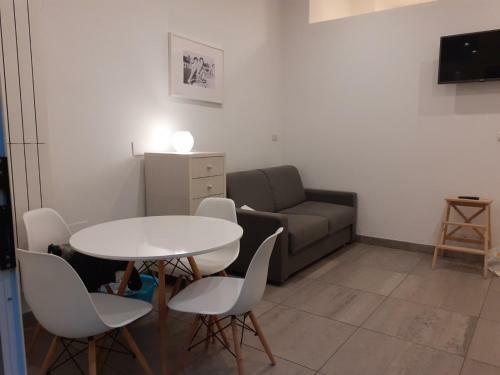 Apartamento Hostdomus - Blue Tech Studio