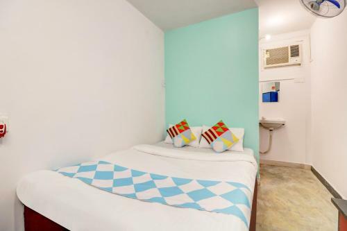 Hostal Oyo Home 68351 Cozy Stay Behala Kolkata