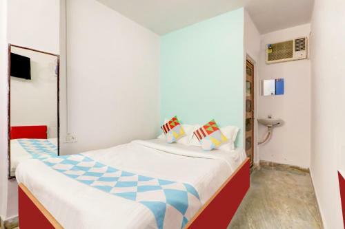 Hostal Oyo Home 68351 Cozy Stay Behala Kolkata