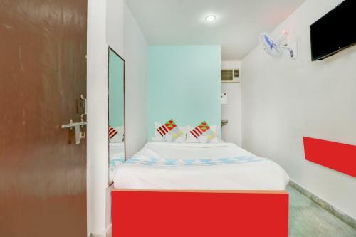 Hostal Oyo Home 68351 Cozy Stay Behala Kolkata