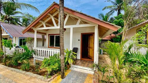 Hotel Pele's Fisherman Village
