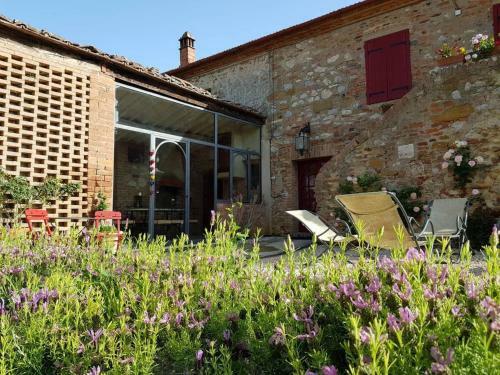 2 Bedrooms House With Shared Pool And Enclosed Garden At Trequanda