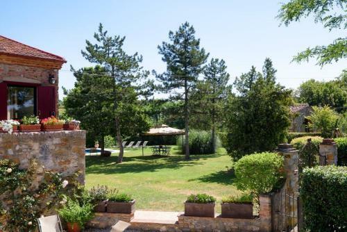 2 Bedrooms House With Shared Pool And Enclosed Garden At Trequanda