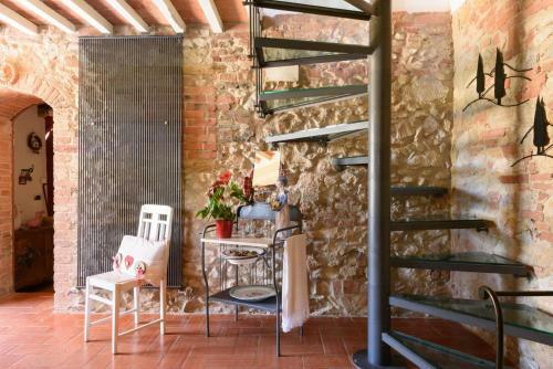 2 Bedrooms House With Shared Pool And Enclosed Garden At Trequanda