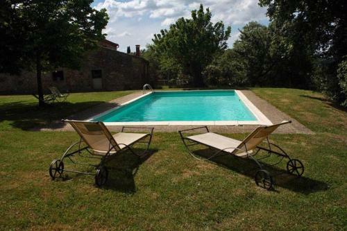 2 Bedrooms House With Shared Pool And Enclosed Garden At Trequanda