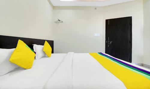 Treebo Trip Hotel Ravi Residency Near Mini Secretariat